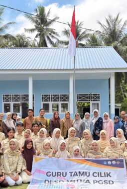 Prodi PGSD FKIP Unsulbar Selenggarakan Program “Guru Tamu Cilik” di SD Mitra