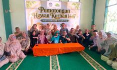 FBS, FMIPA, dan FSD UNM Gelar Penyembelihan Hewan Kurban di Masjid Ulil Albab Kampus Parangtambung