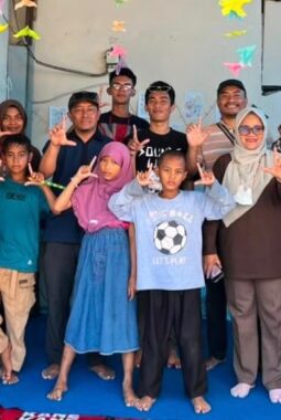 Tumbuhkan Minat dan Budaya Literasi Anak di Kelurahan Takoma, KKN Literasi UNKHAIR Ternate Kolaborasi Dinas Terkait Hadirkan Ruang Baca
