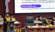 Dikukuhkan sebagai Guru Besar UNM, Prof Maemuna Bahas Kesantunan Masyarakat Bugis Tala Pangkep