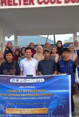 PPK Ormawa BEM FMIPA UNM Gelar Pelatihan Pembuatan Pelet dari Limbah Rajungan