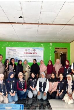 Mahasiswa KKN-T Universitas Muhammadiyah Palopo Posko XVII Desa Wonosari Gelar Penyuluhan dan Pelatihan Pembuatan Lilin Aromaterapi dari Limbah Kulit Jeruk