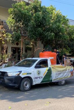 Hadapi Krisis Air Bersih di Enrekang, LAZISMU dan UNIMEN Sigap Beri Bantuan Air Bersih untuk Masyarakat