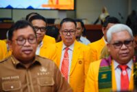 Rektor UNM, Prof. Dr. Karta Jayadi, M.Sn bersama dengan Bupati Takalar. Ir. Mohammad Firdaus Daeng Manye, MM, di Takalar, Senin (19/5/2025) 
