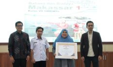 Guru Besar FBS UNM Tulis Buku Mata Pelajaran Bahasa Makassar, Langsung Diterbikan PT Yudhistira Ghalia Indonesia